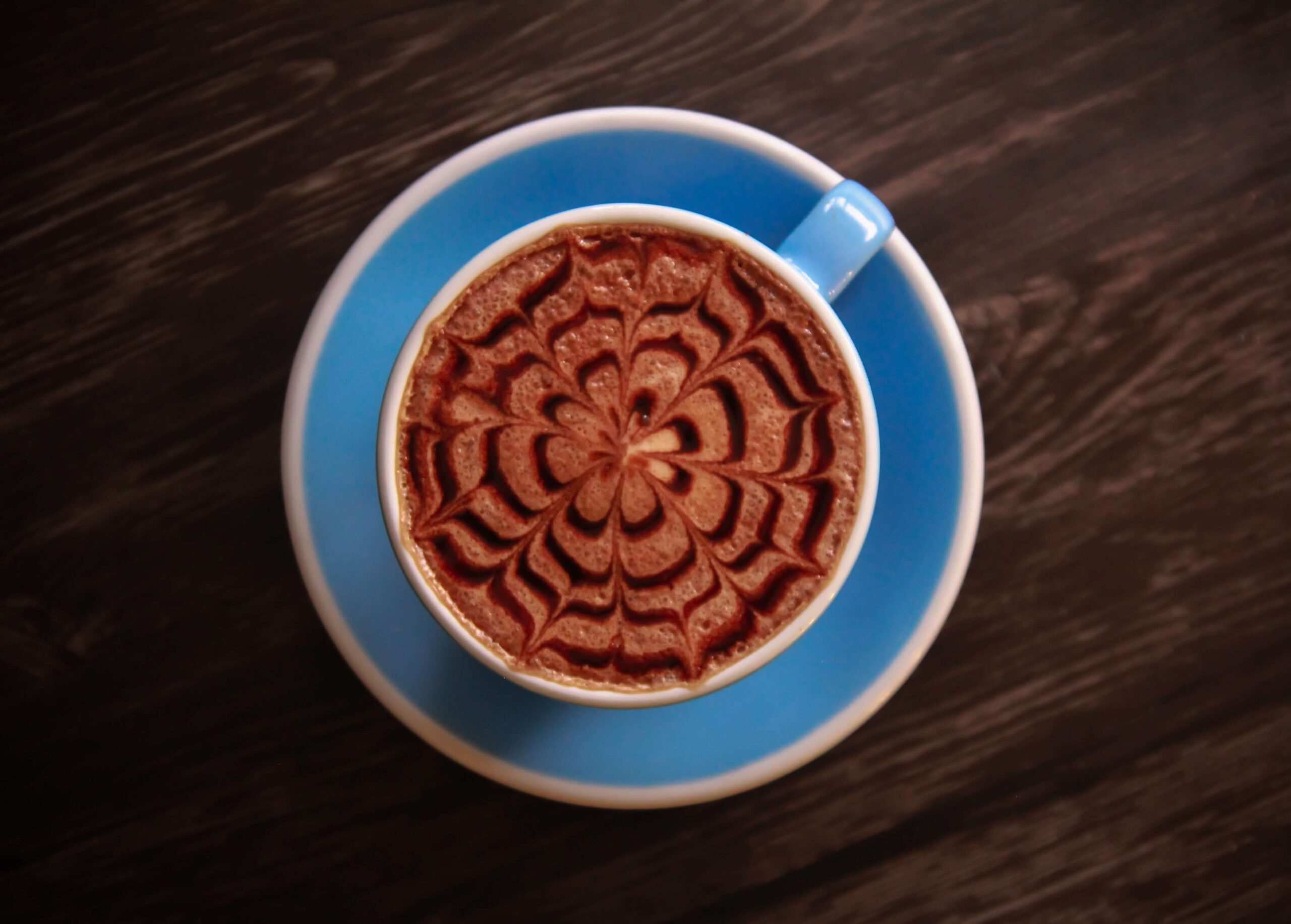 В статье представлены картинки на кофейной пене, которые можно использовать для рисования